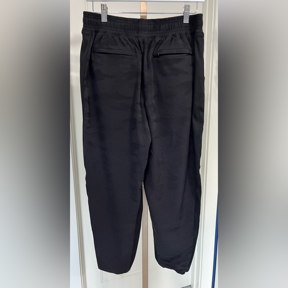 Athleta Women’s Black Camouflage Lined Joggers - Picture 6 of 8